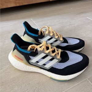 NEW Adidas Women’s Ultraboost 21 Sneakers